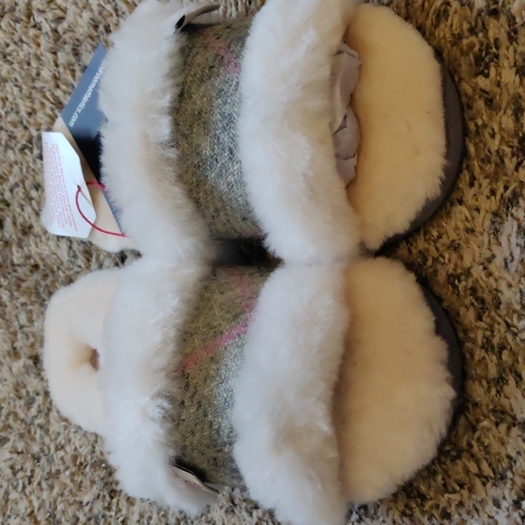 Sheepskin Slippers - Picture 3 of 4
